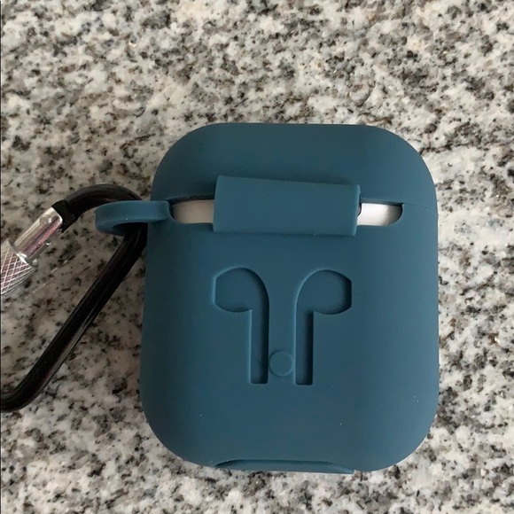 Blue Waterproof Apple AirPods rubber case withclip - Picture 6 of 6